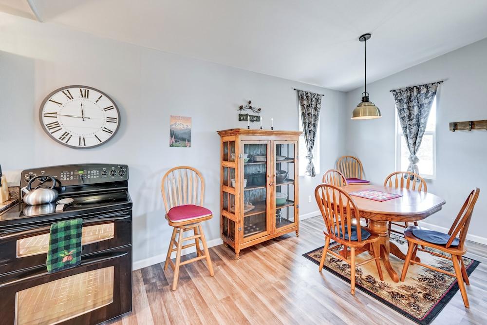 Kingman Vacation Rental w/ Private Yard & Fire Pit