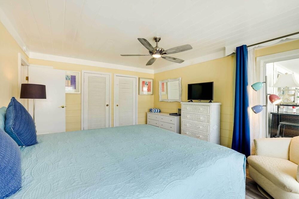 Between the Dunes: Breezy Beachfront Oceano Home!