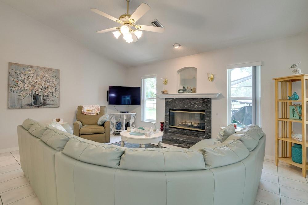 Spring Hill Home - Pool, Grill & Golf Course Views