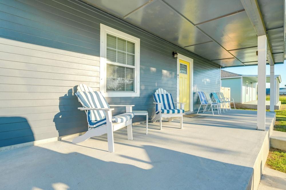 Heron Bay Cottage w/ Patio in Rockport!