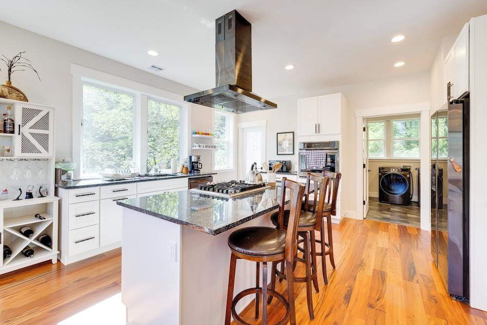 Modern Arch Cape Home: Ocean View, Steps to Beach!