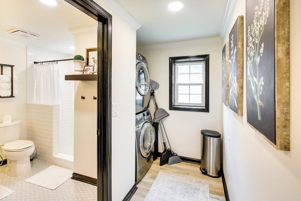 Lakefront Oasis w/ Patio in Hot Springs, Arkansas!