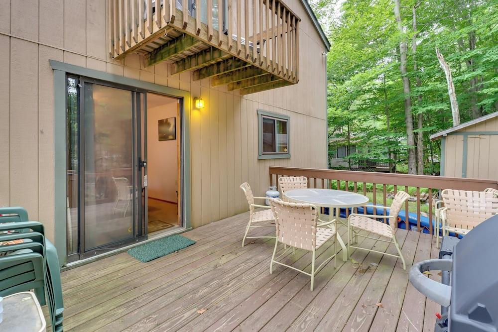 Lake Access & Decks: Pet-friendly Poconos Cabin!