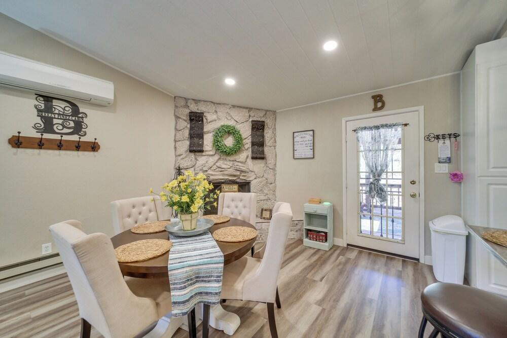 Wraparound Deck: 'breezy Pinez Cabin' in Pine!