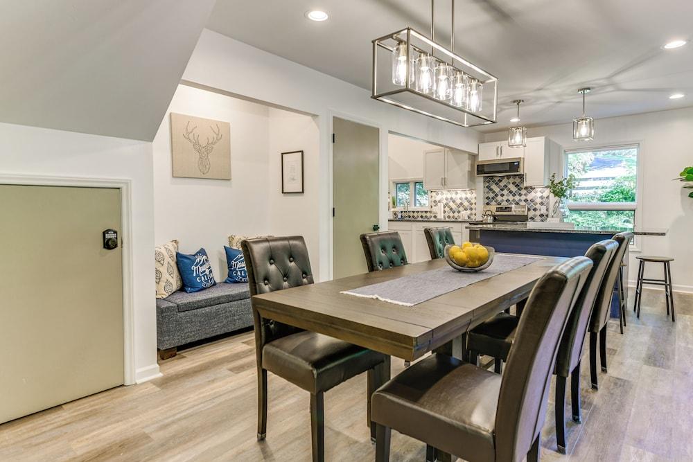 Modern Waynesville Cabin ~ 9 Mi to Lake Junaluska!