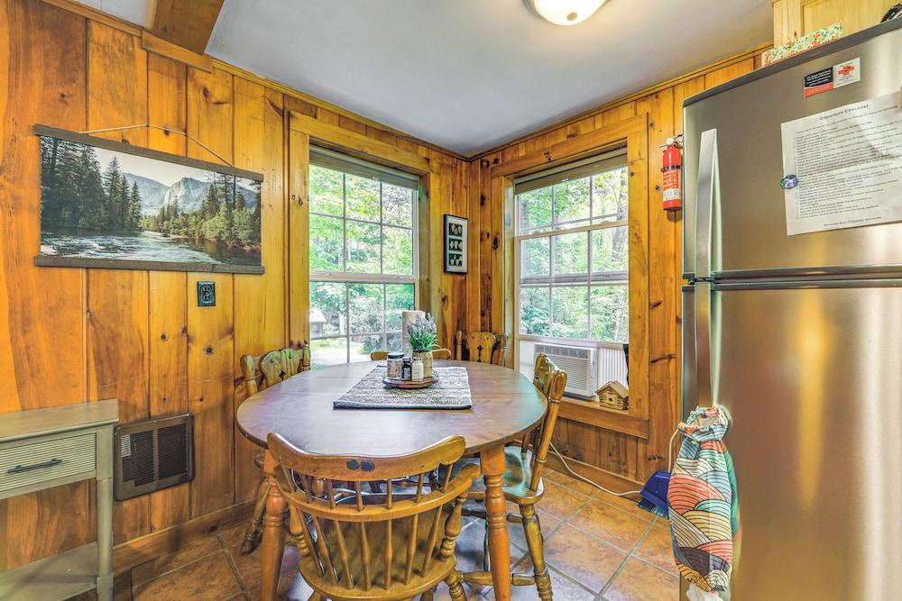 Pet-friendly Creekside Cabin w/ Pool Access!