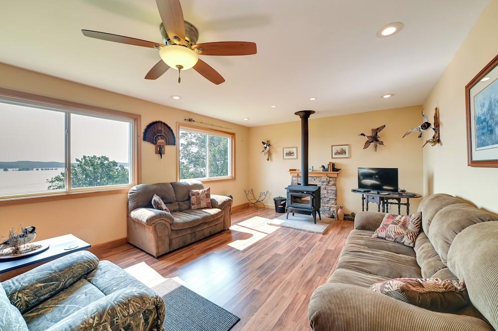 Deck & Water View: Cozy Kentucky Lake Getaway