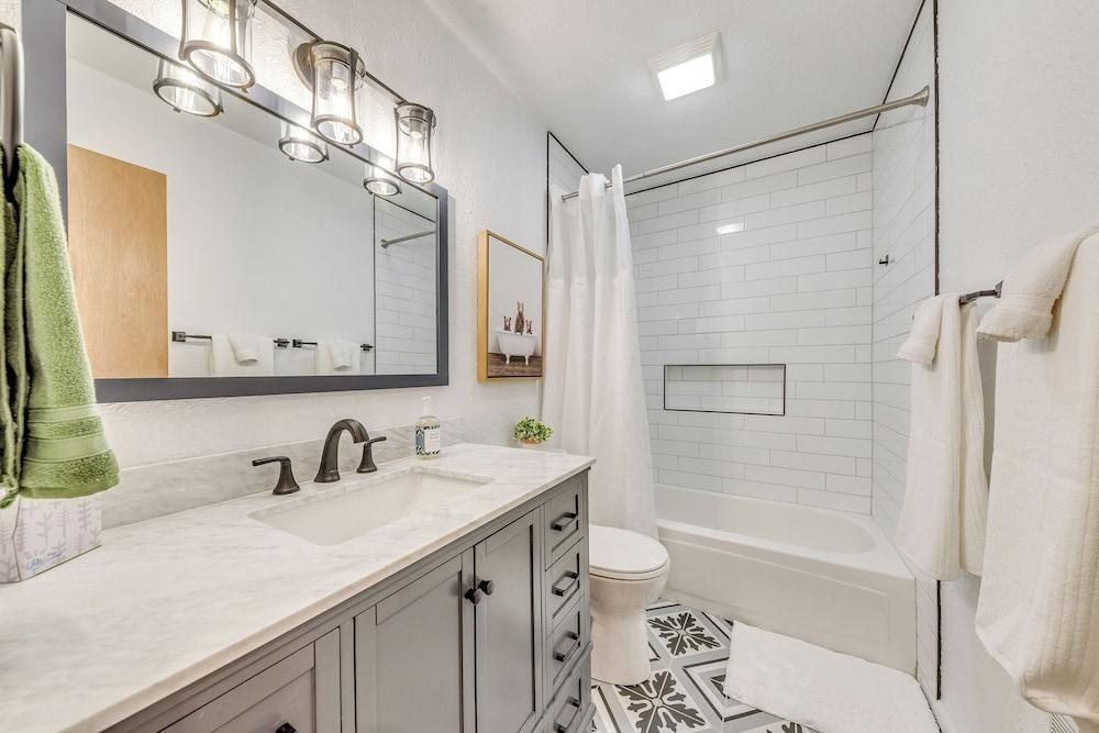 Cloudcroft Mountain Retreat ~ 5 Mi to Skiing!