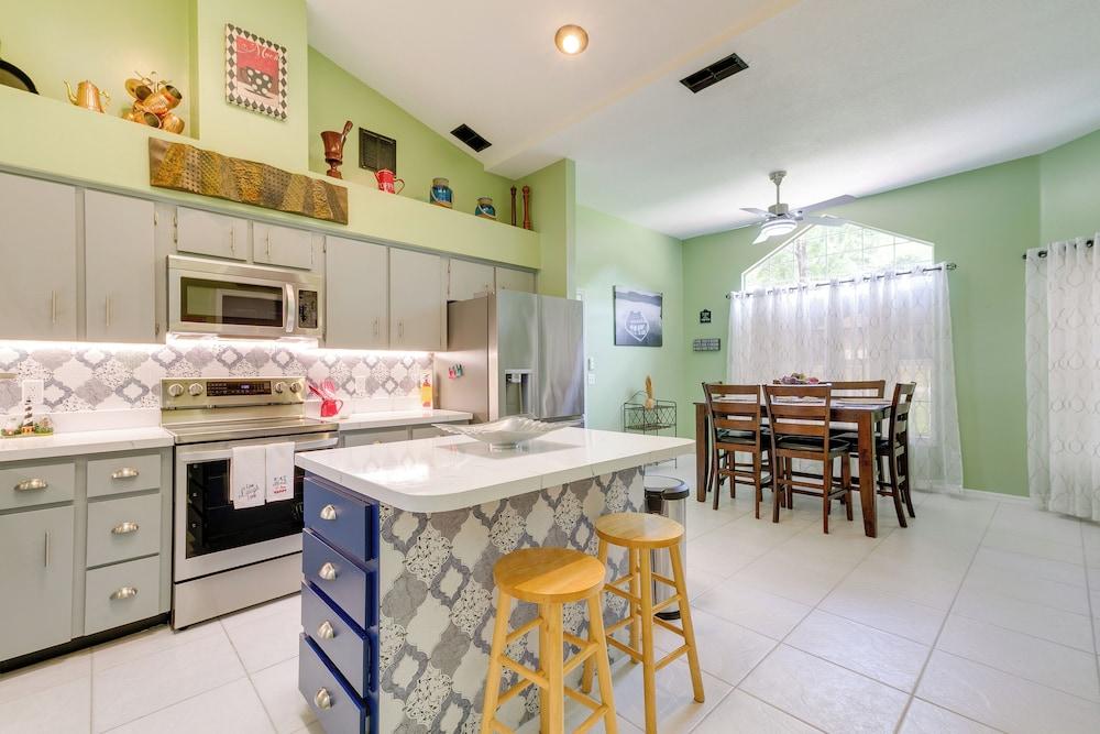 Lanai & Grill: Sunny Home Near Rainbow Springs!