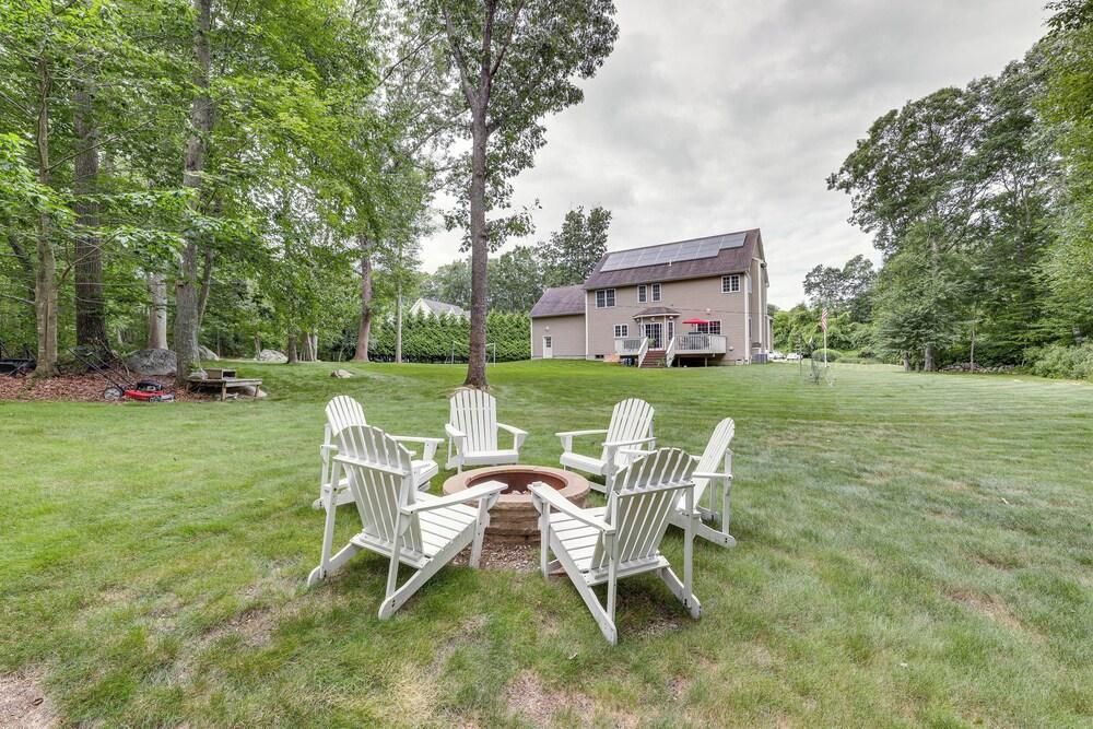 Spacious Connecticut Home - Deck, Grill & Fire Pit