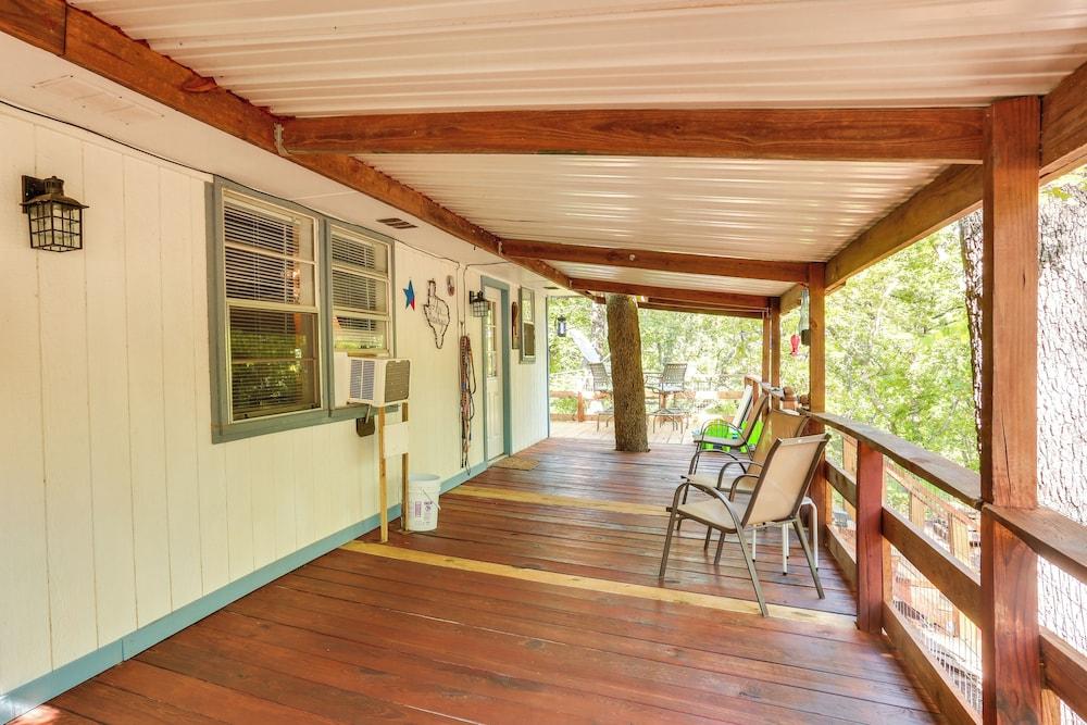 Dog-friendly Kingston Cabin w/ Wraparound Deck!