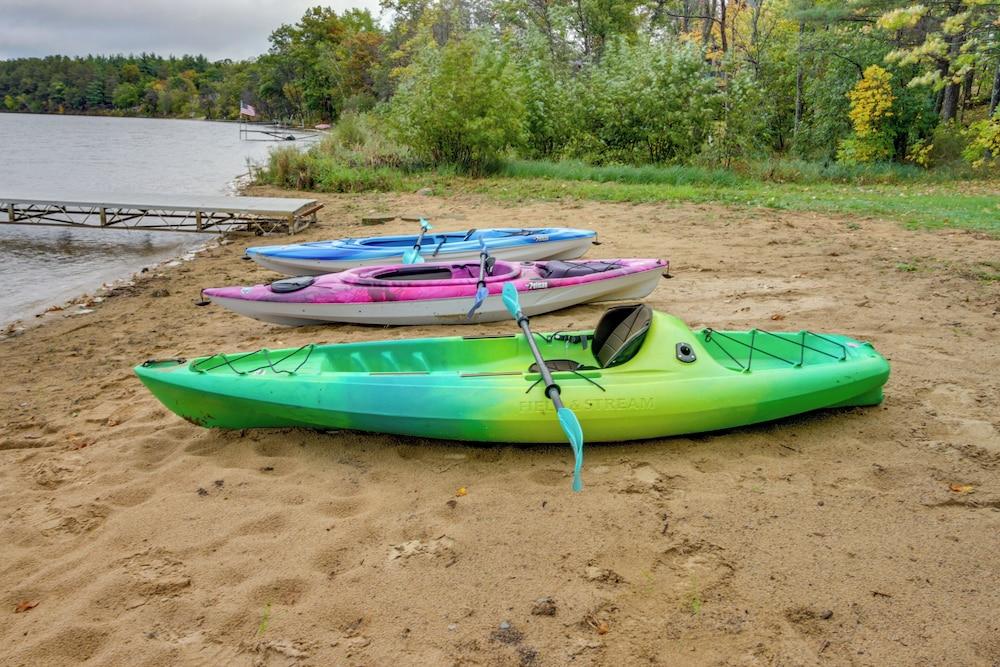 Nisswa Lake Getaway w/ Hot Tub + Kayaks!