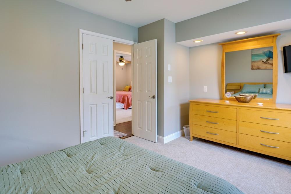 Brigantine Getaway: Walk to the Beach!