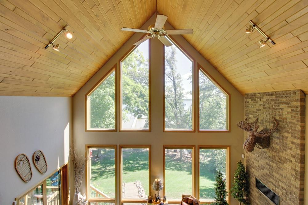 Lakefront Brainerd Cabin w/ Fireplace!