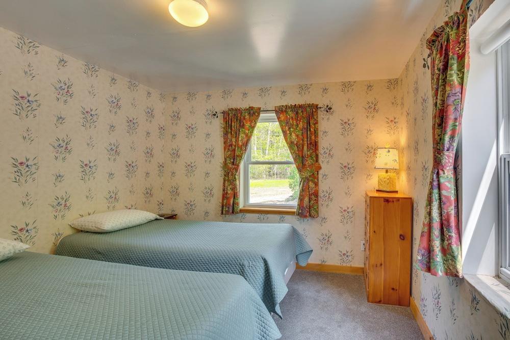 Lakeview Maine Retreat w/ Fire Pit, Grill & Canoe