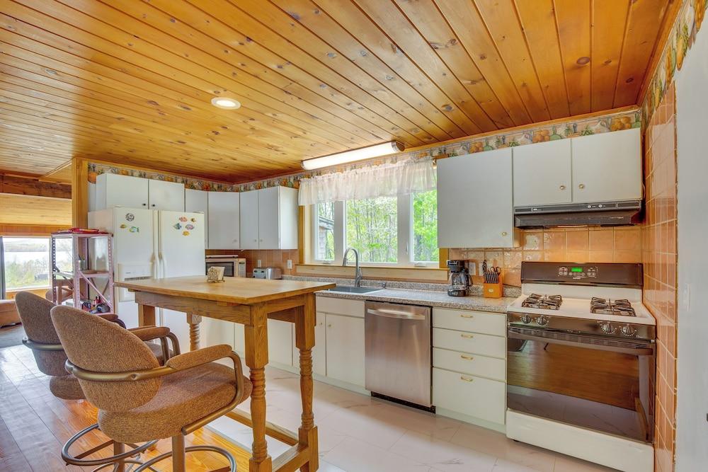 Lakeview Maine Retreat w/ Fire Pit, Grill & Canoe