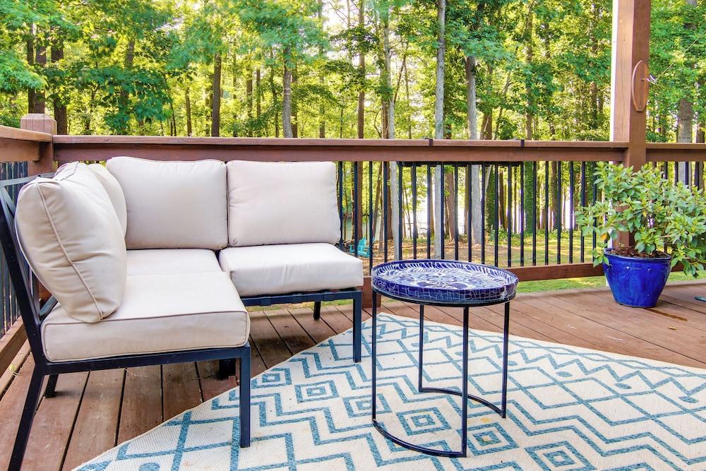 Anderson Lakefront Vacation Rental w/ Deck