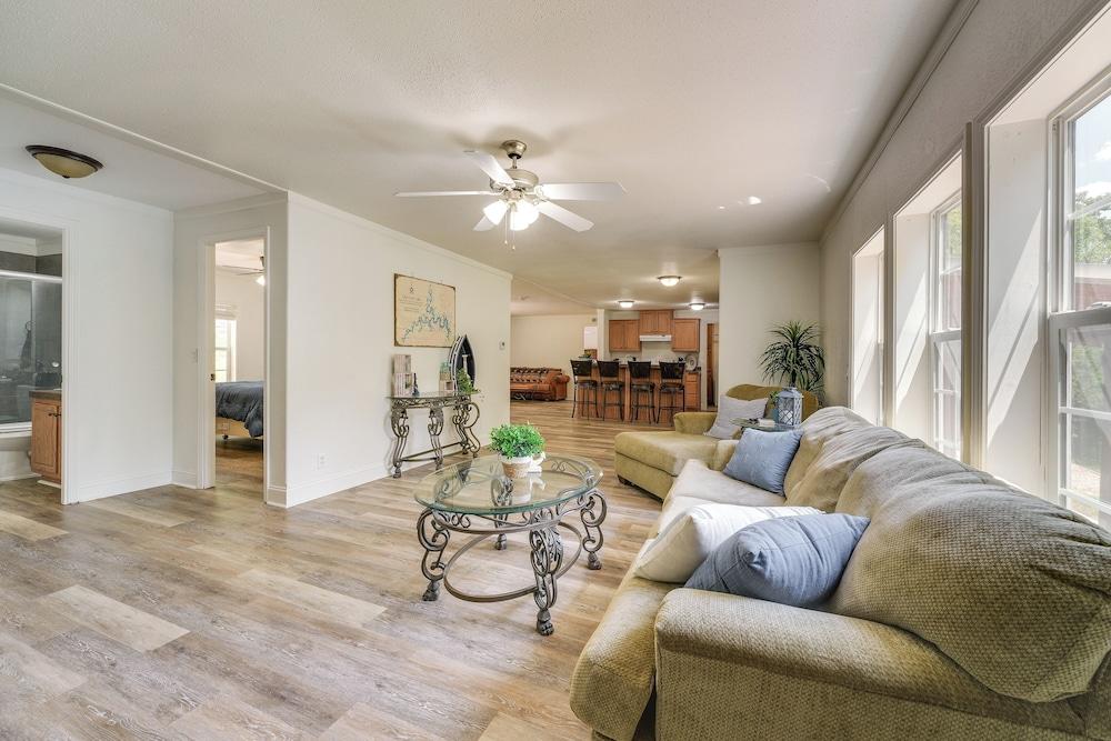 Fire Pit & Stunning Lake Views: Shell Knob Home!