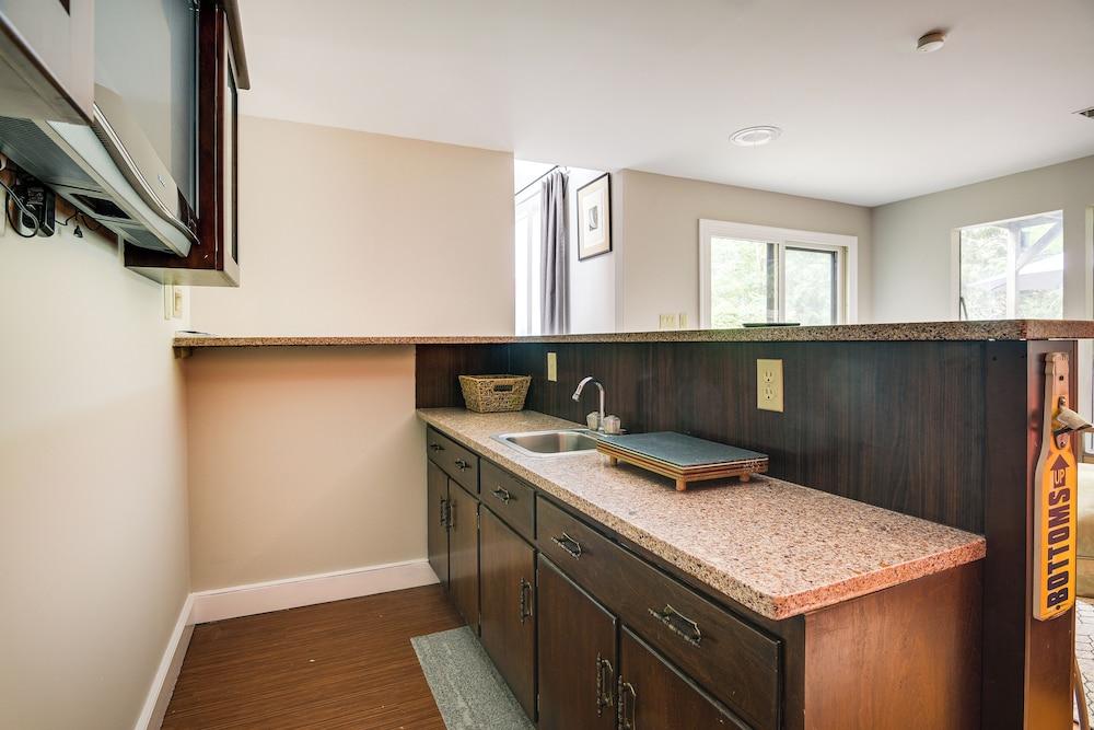 3 Mi to Downtown: Inviting Lancaster Home!