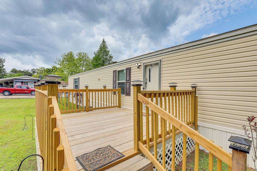 Bonneau Vacation Rental w/ Private Yard!