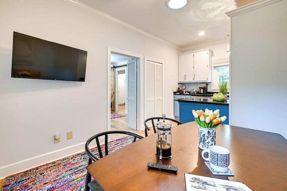 Cute Georgetown Villa < 1 Mi to Historic District