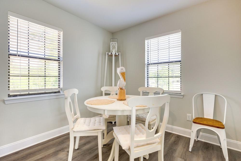 Waterfront Alabama Vacation Rental w/ Deck