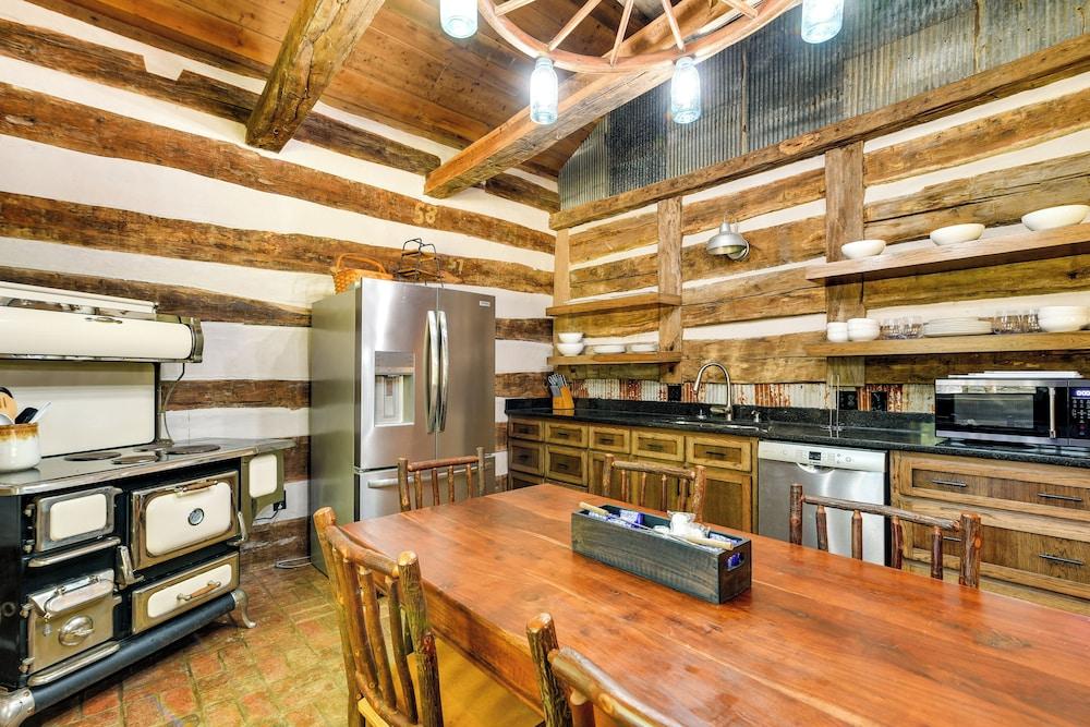 Glasgow Getaway w/ Patio, Fireplace & Grill!