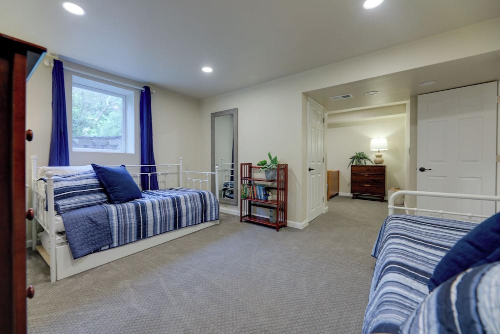 Cozy Brookville Home w/ Fire Pit & Deck!