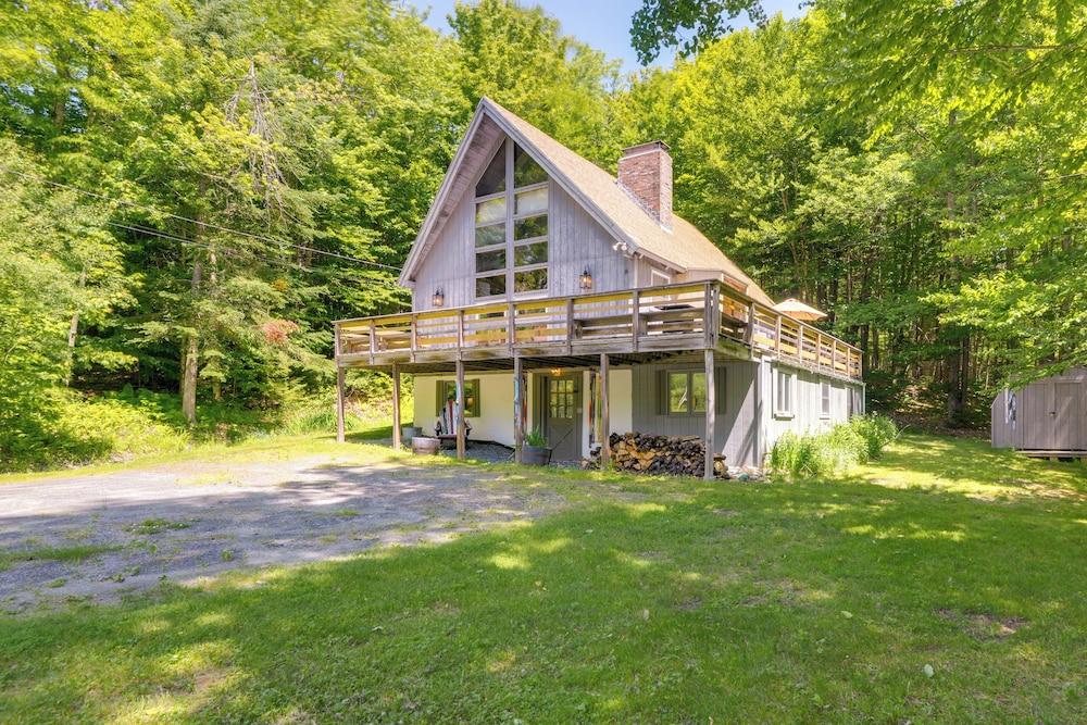 West Dover Home - Steps to Mount Snow Resort!