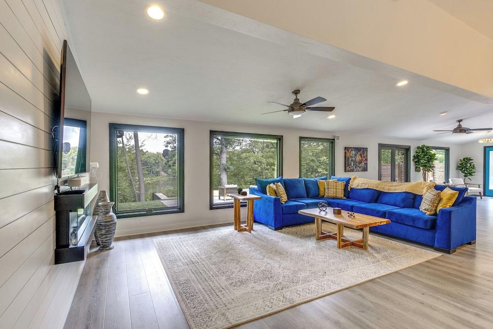 Riverfront Appleton Home With Pool & Boat Dock!