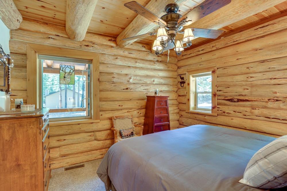 Lake Almanor Cabin w/ Deck & Beach Access