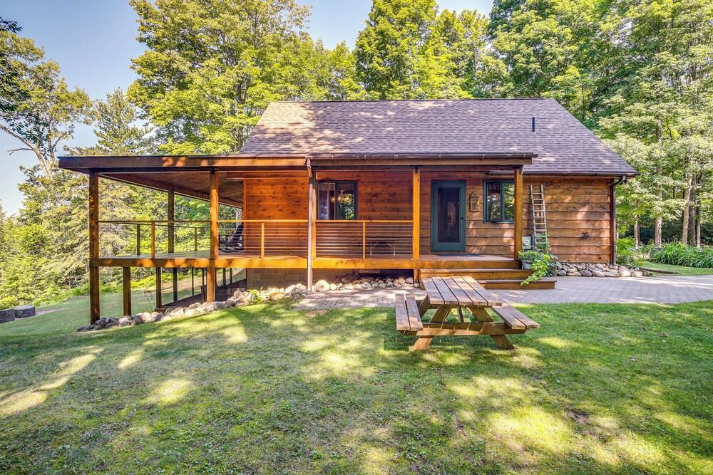 Lakefront Townsend Cabin w/ Fire Pit, Private Dock
