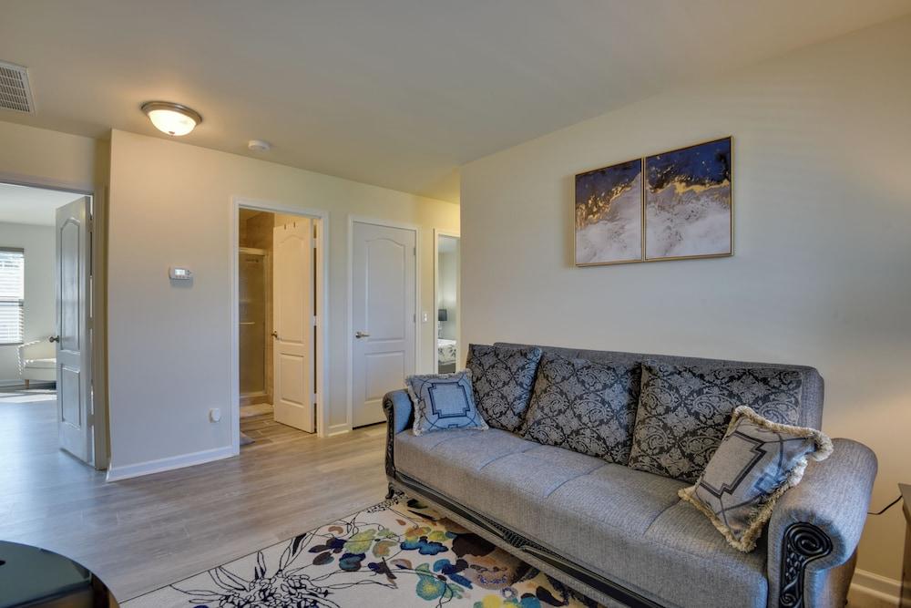 Spacious Gastonia Home w/ Pool Access!