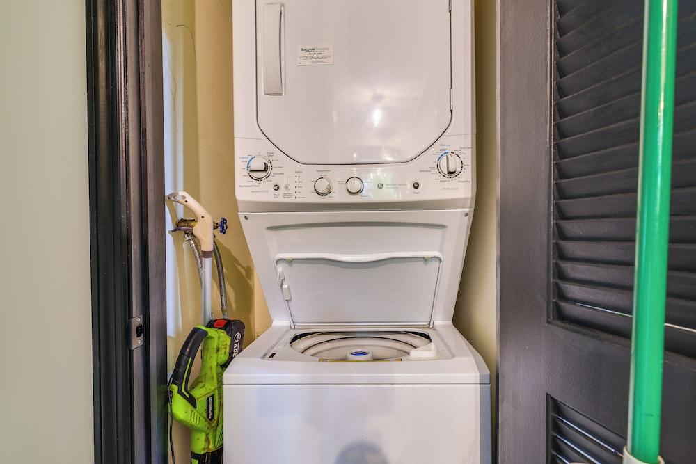 Deck, Fire Pit & Sauna: Big Bass Lake Getaway!