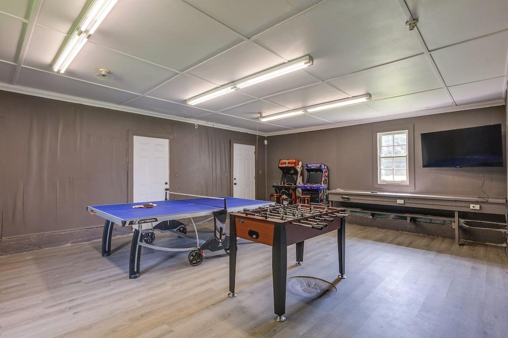 'the Windmill House' w/ Pond: 9 Mi to Dayton!