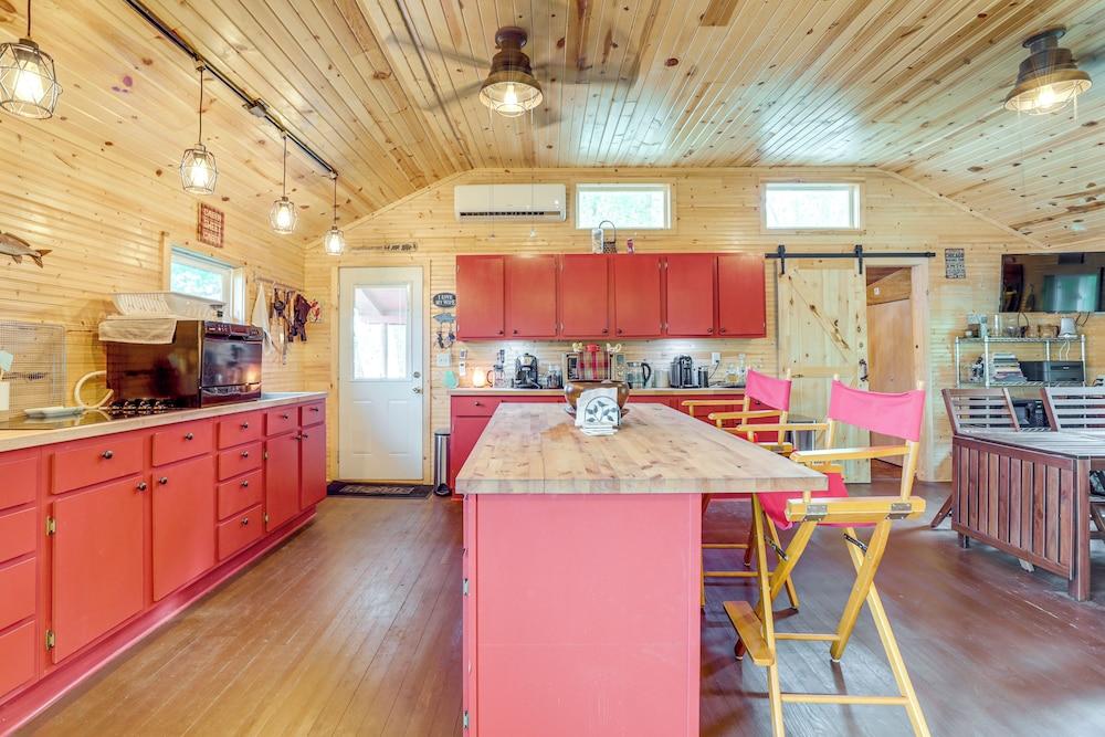 Rock River Hideaway on Private 5-acre Island!