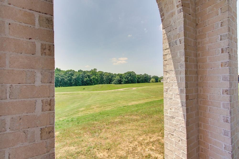 Resort Apartment in Loretto w/ Private Patio!