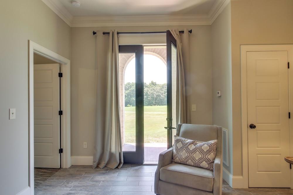 Resort Apartment in Loretto w/ Private Patio!