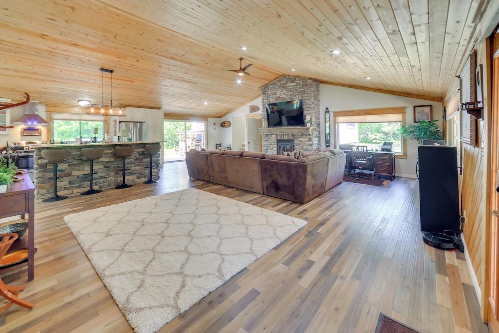 Champion Vacation Rental With Fire Pit!