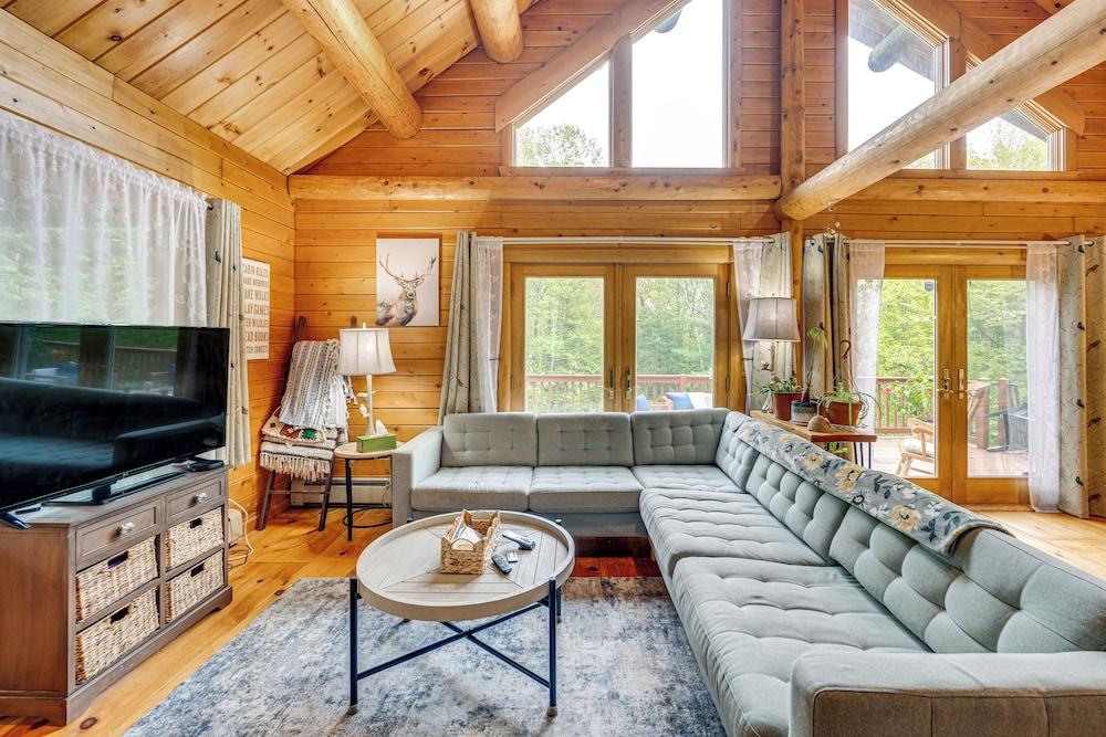 Alexandria Cabin w/ Patio, Grill & Deck