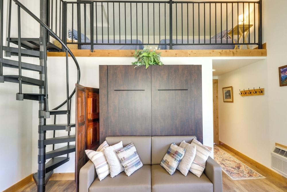 Pet-friendly Elmo Home w/ Mountain & Lake Views!