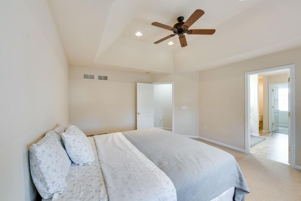 Charming Pennsylvania Retreat w/ Deck & Fireplace!