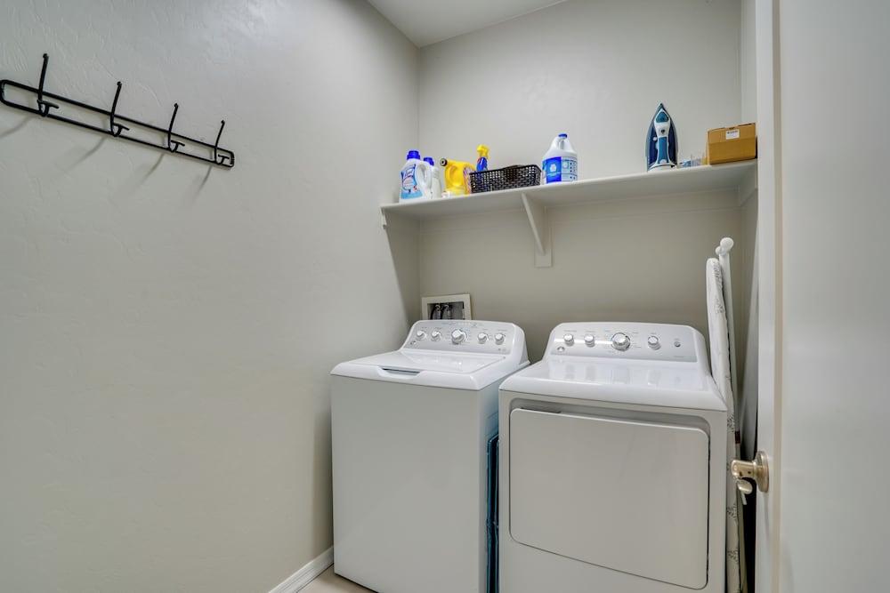 Lovely Tucson Home w/ Private Pool & Fire Pit!