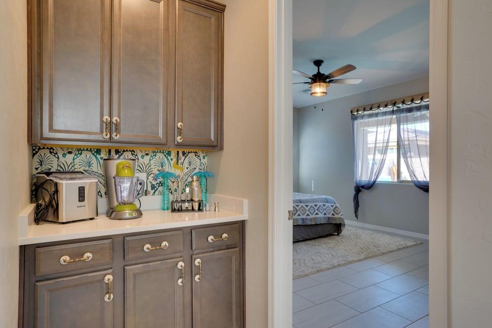 Lovely Tucson Home w/ Private Pool & Fire Pit!