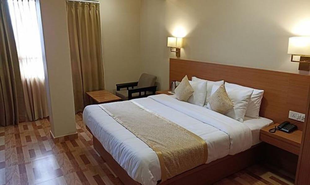 Fabhotel Prime Denzong Shiron