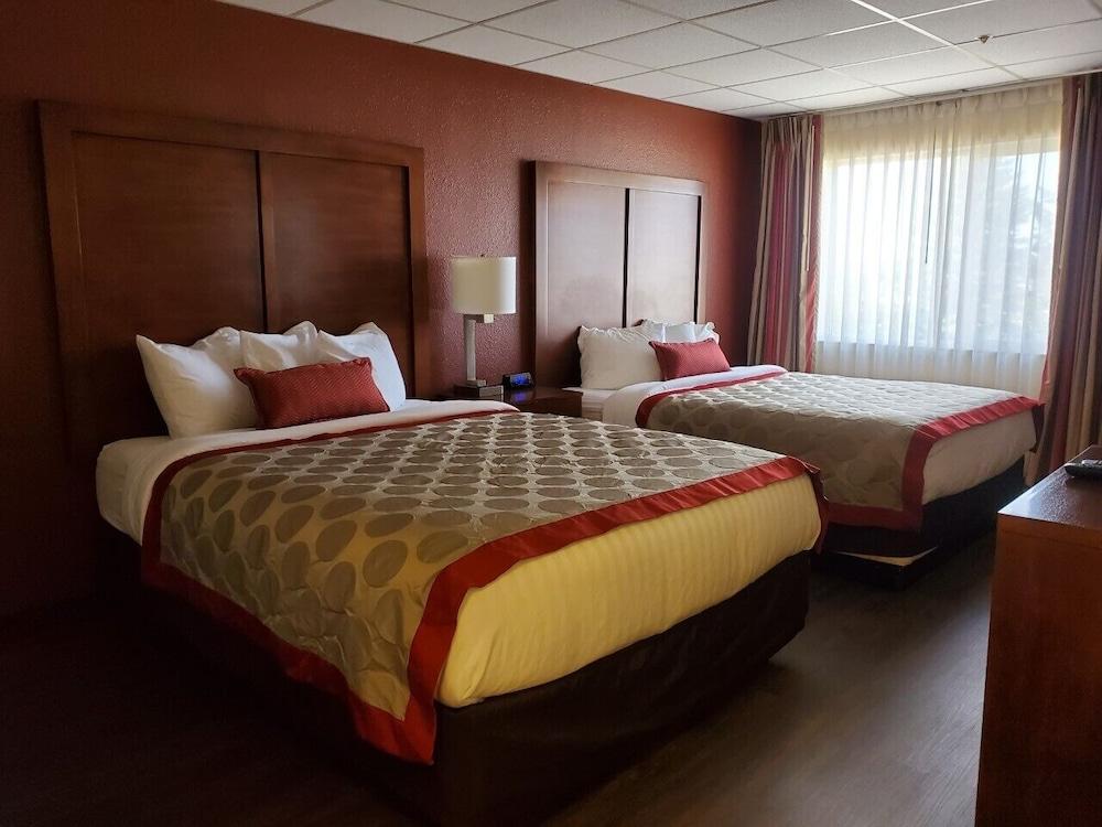 Ramada by Wyndham Downtown Spokane