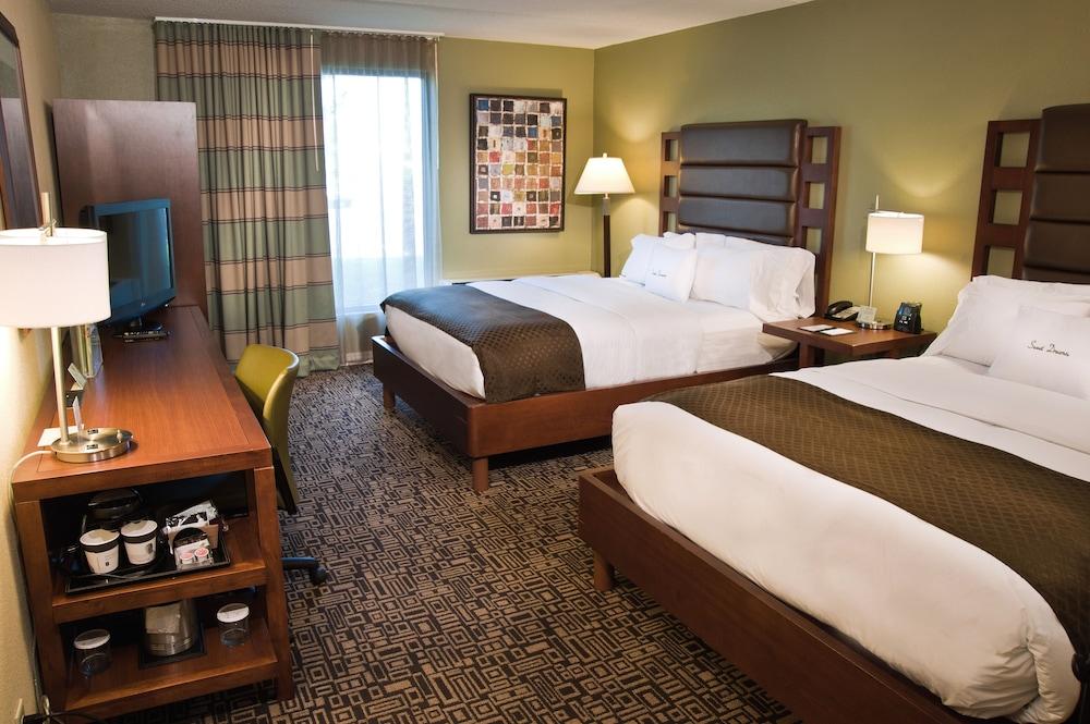 DoubleTree by Hilton Collinsville - St. Louis