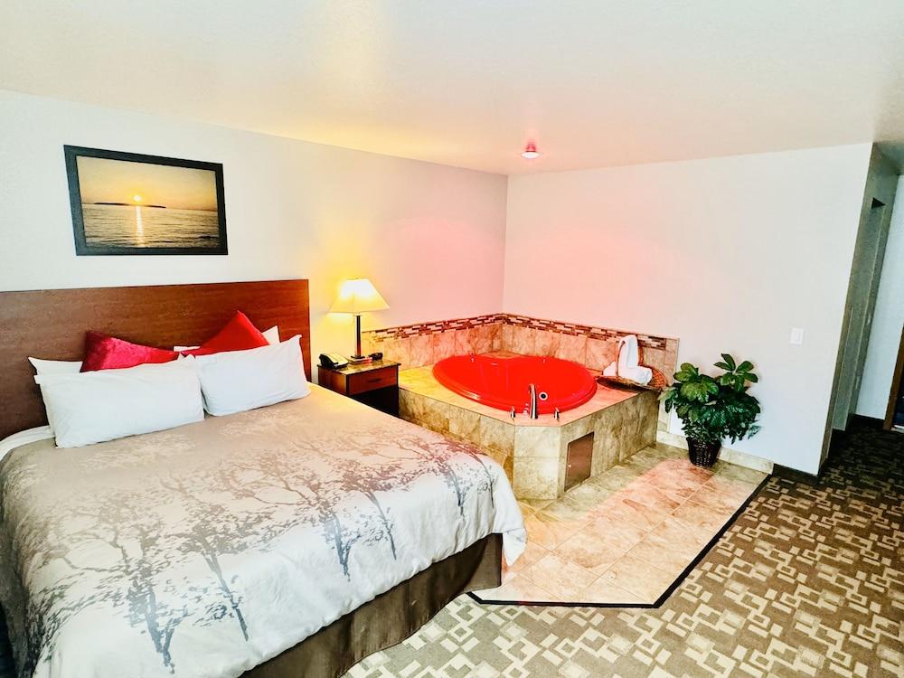 North Star Hotel Pictured Rocks