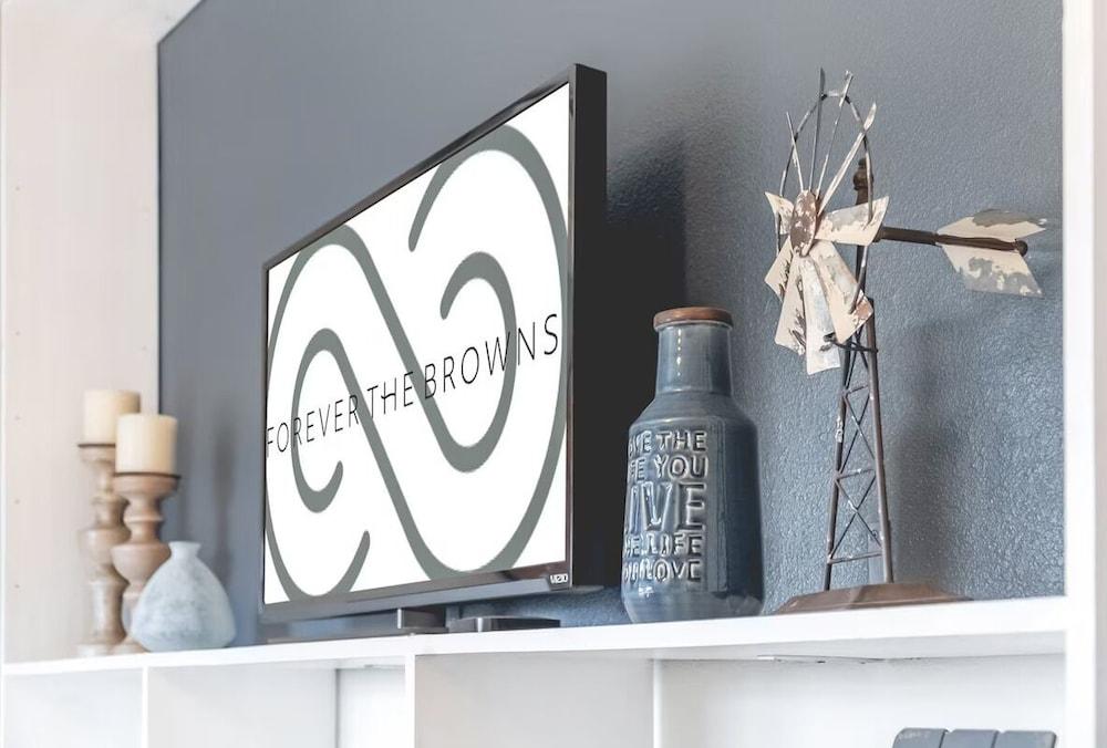 Walk to the waterfront The Cozy Cottage