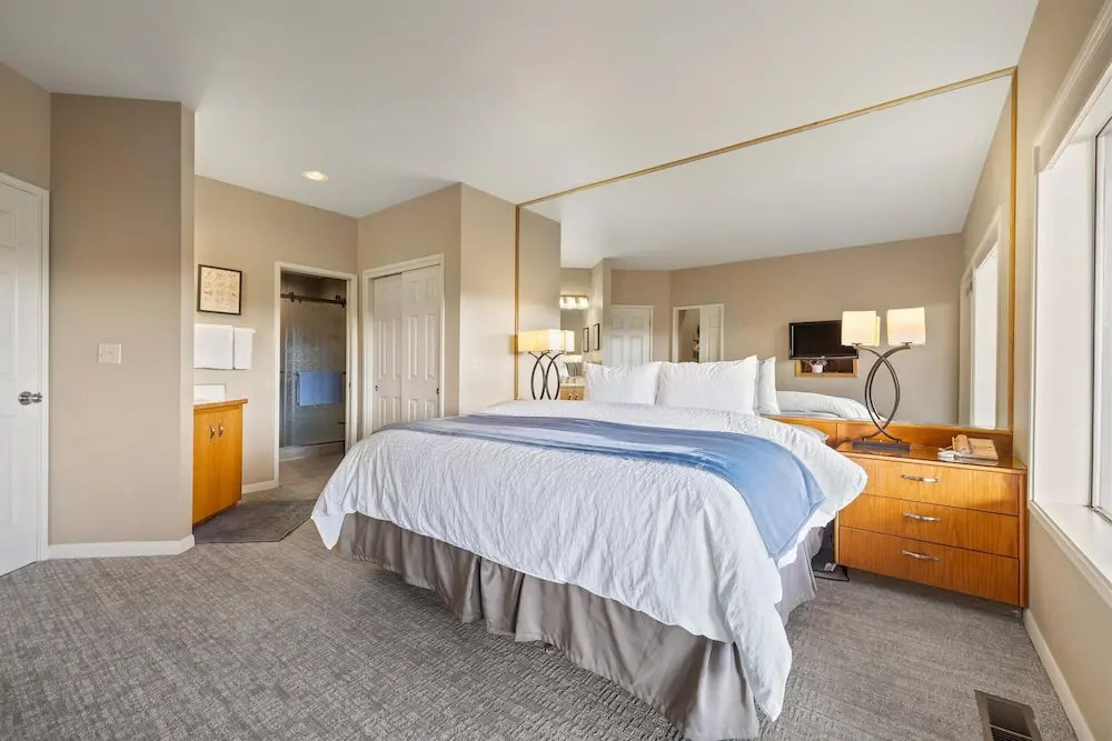 Riverview Retreat Picturesque 2 BDR in Resort!